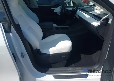 2023 Tesla Model Y Awd/Long Range Dual Motor All-Wheel Drive из США, поврежденный, VIN 7SAYGDEE7PF785948